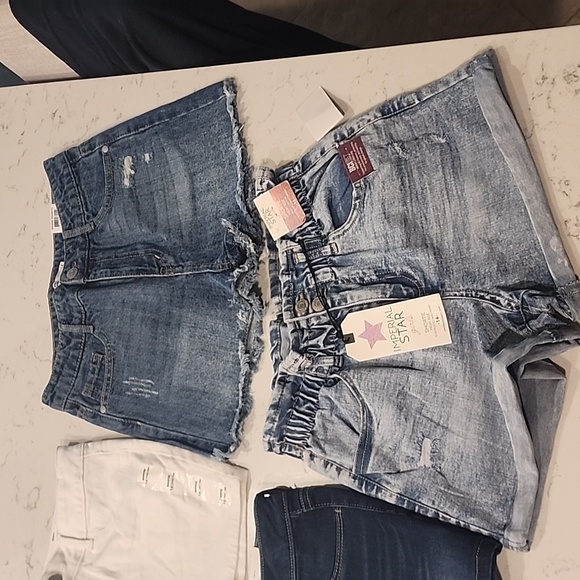 Girls Shorts - Picture 3 of 3